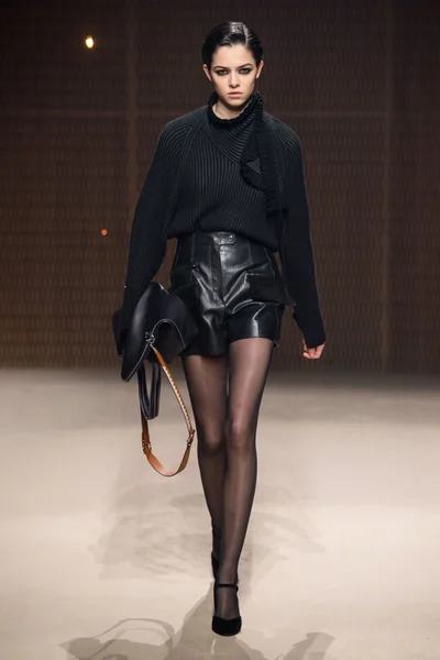 Look 12